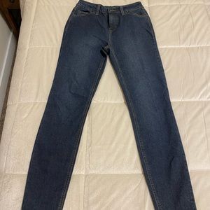 Natural Reflections Classic Fit Straight Legs Jeans Size 2
